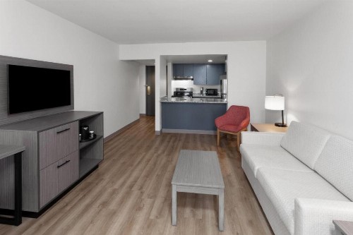 Ambassador Inn At Marquette - image 34