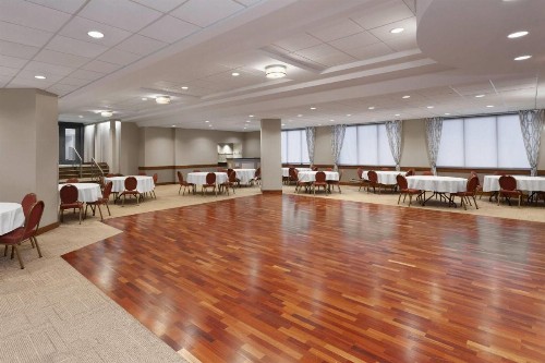 Ambassador Inn At Marquette - image 41