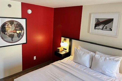 Ambassador Inn At Marquette - image 44