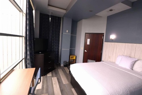Days Inn & Suites by Wyndham Milwaukee - image 21