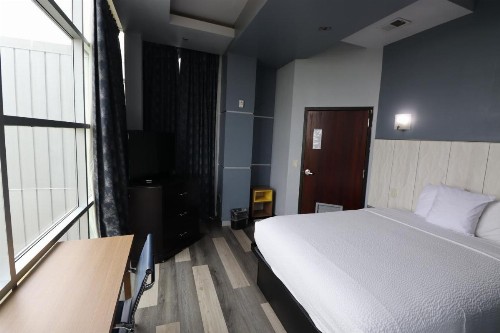 Days Inn & Suites by Wyndham Milwaukee - image 26