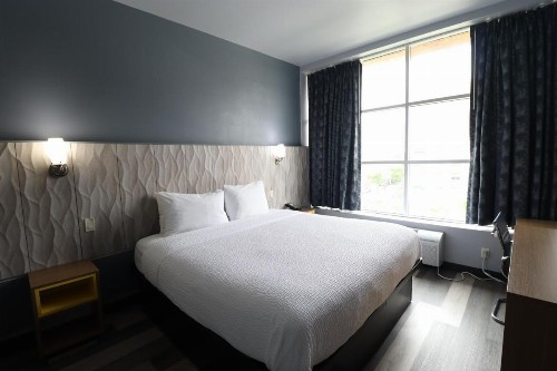 Days Inn & Suites by Wyndham Milwaukee - image 34