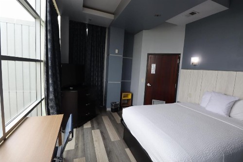 Days Inn & Suites by Wyndham Milwaukee - image 39