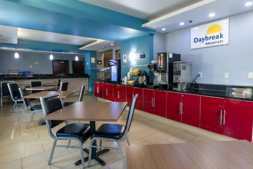 Days Inn & Suites by Wyndham Milwaukee - image 40