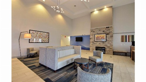 Holiday Inn Express Hotel & Suites Milwaukee Airport an IHG Hotel