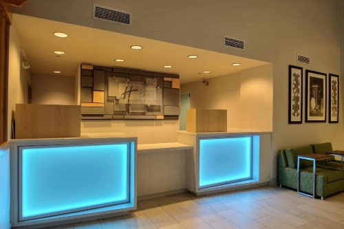 Holiday Inn Express Hotel & Suites Milwaukee Airport an IHG Hotel - image 13