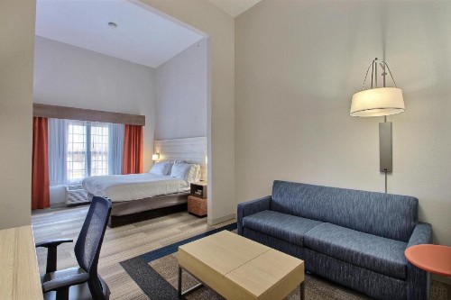 Holiday Inn Express Hotel & Suites Milwaukee Airport an IHG Hotel - image 19