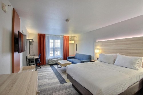 Holiday Inn Express Hotel & Suites Milwaukee Airport an IHG Hotel - image 20