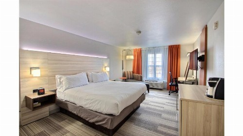 Holiday Inn Express Hotel & Suites Milwaukee Airport an IHG Hotel - image 40