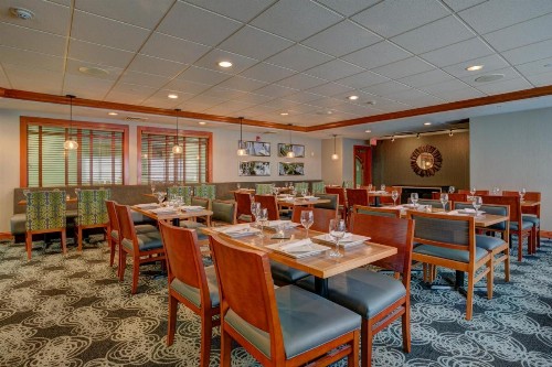 Holiday Inn Milwaukee Airport an IHG Hotel - image 15