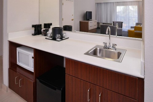 Courtyard by Marriott Milwaukee North/Brown Deer - image 17