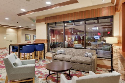 Hilton Garden Inn Milwaukee Airport - image 10