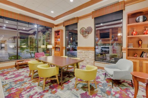 Hilton Garden Inn Milwaukee Airport - image 11