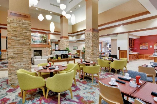 Hilton Garden Inn Milwaukee Airport - image 12