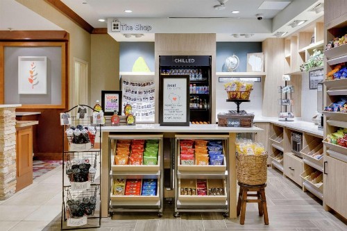 Hilton Garden Inn Milwaukee Airport - image 16
