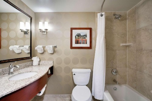 Hilton Garden Inn Milwaukee Airport - image 21