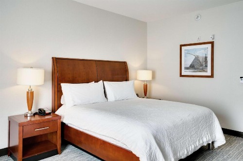 Hilton Garden Inn Milwaukee Airport - image 25