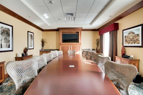 Hilton Garden Inn Milwaukee Airport - image 36