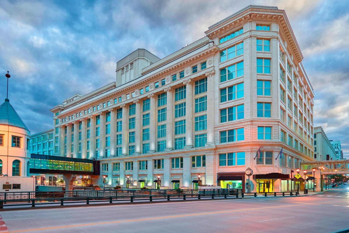 Residence Inn Milwaukee Downtown - main image