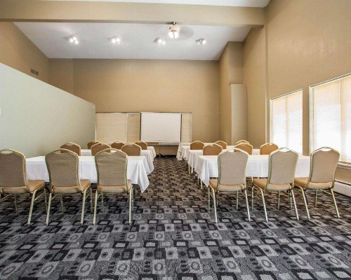 Rodeway Inn & Suites Milwaukee Airport - image 13