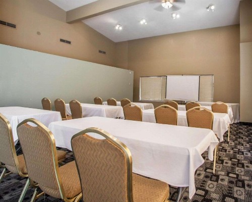Rodeway Inn & Suites Milwaukee Airport - image 16