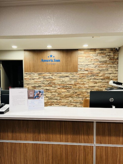 La Quinta Inn by Wyndham Milwaukee Glendale Hampton Ave - image 36