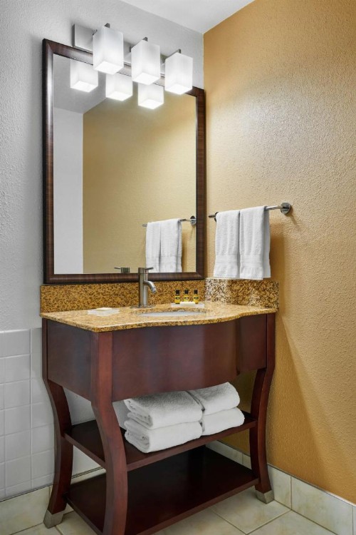 Best Western Plus Milwaukee Airport Hotel & Conference Center - image 13