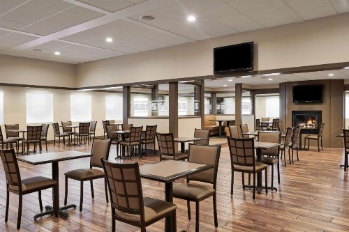 Best Western Plus Milwaukee Airport Hotel & Conference Center - image 18