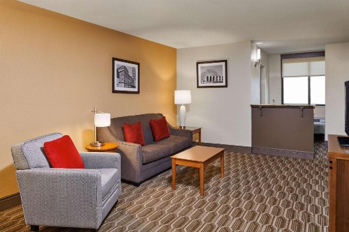 Best Western Plus Milwaukee Airport Hotel & Conference Center - image 19