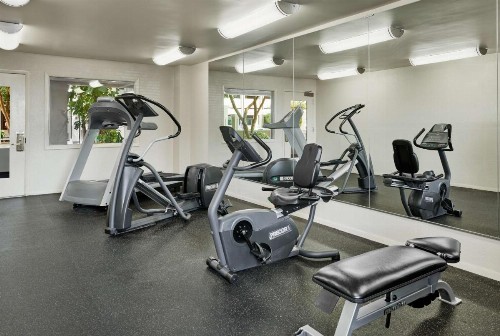 Best Western Plus Milwaukee Airport Hotel & Conference Center - image 5