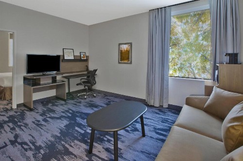 Fairfield Inn & Suites by Marriott Milwaukee Downtown - image 20