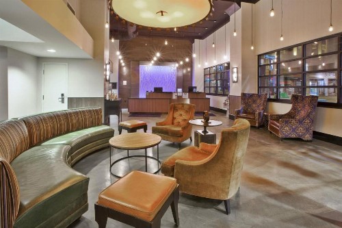 Fairfield Inn & Suites by Marriott Milwaukee Downtown - image 3