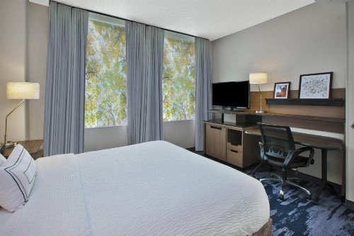 Fairfield Inn & Suites by Marriott Milwaukee Downtown - image 7