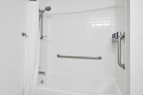 Four Points by Sheraton Milwaukee Airport - image 5