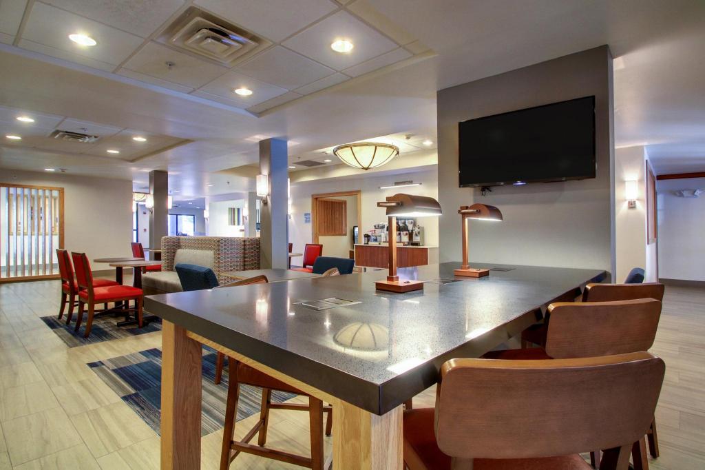 Holiday Inn Express Milwaukee N-Brown Deer/Mequon - image 3