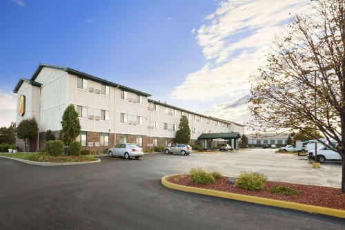 Super 8 by Wyndham Milwaukee Airport - image 44