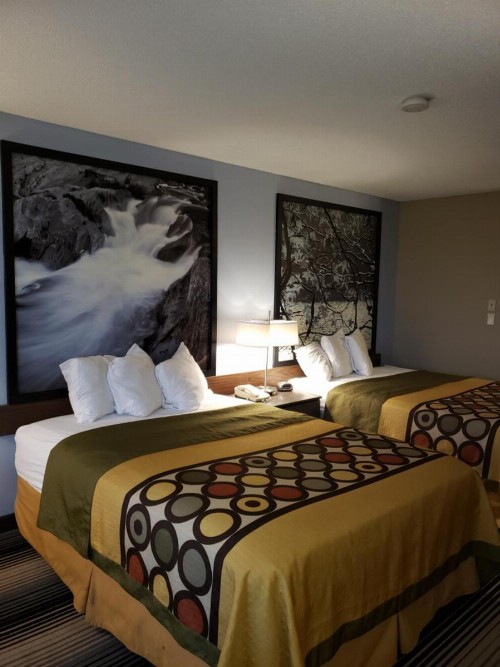 Super 8 by Wyndham Milwaukee Airport - image 9