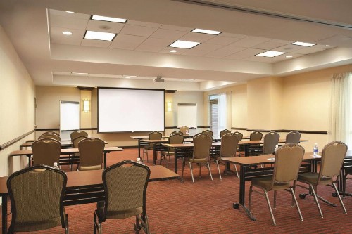 Hyatt Place Milwaukee Airport - image 3