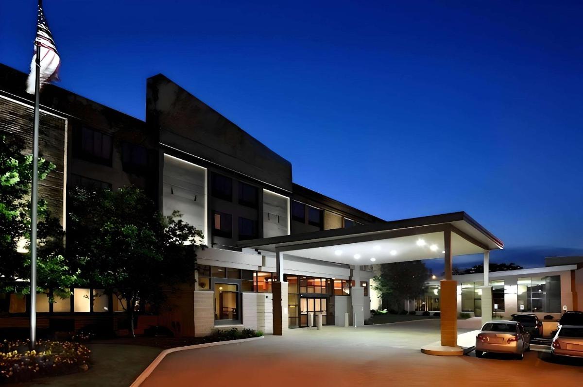 Hyatt Place Milwaukee West - main image