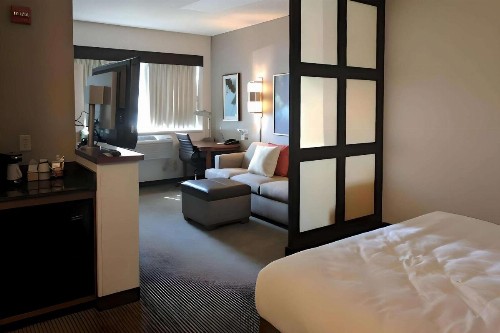 Hyatt Place Milwaukee West - image 3