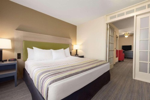 Country Inn & Suites by Radisson Milwaukee Airport WI - image 5