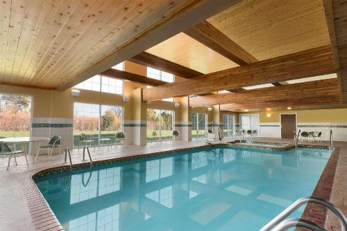 Country Inn & Suites by Radisson Milwaukee Airport WI - image 8