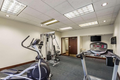 Quality Suites Milwaukee Airport - image 27