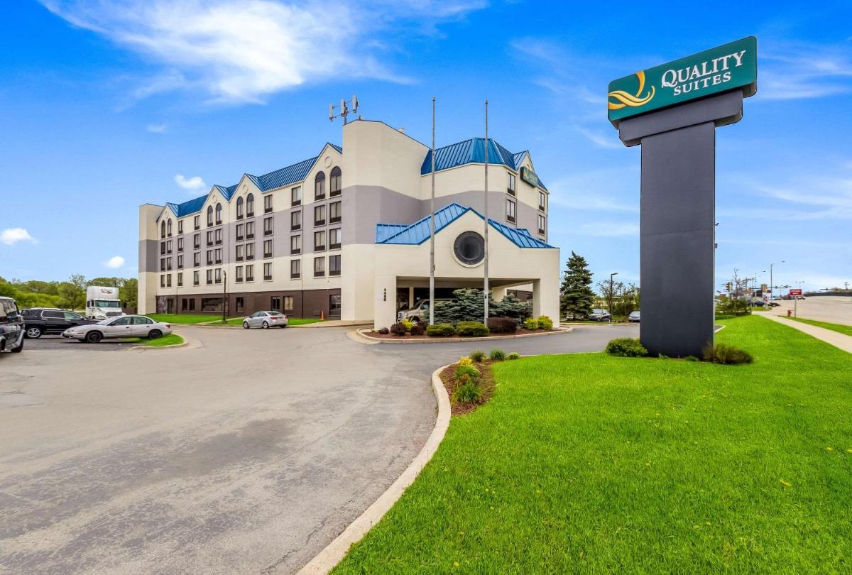 Quality Suites Milwaukee Airport - image 3