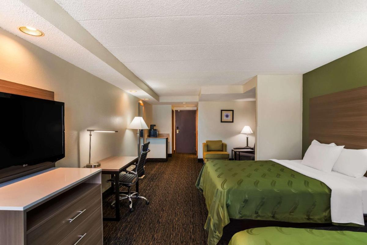 Quality Suites Milwaukee Airport - image 6
