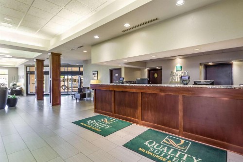 Quality Suites Milwaukee Airport - image 9