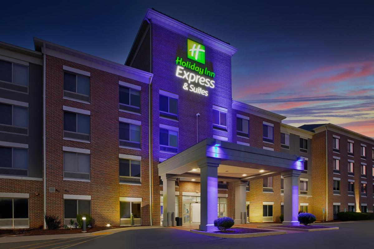 Comfort Suites Milwaukee Park Place - main image