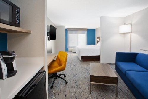 Comfort Suites Milwaukee Park Place - image 19