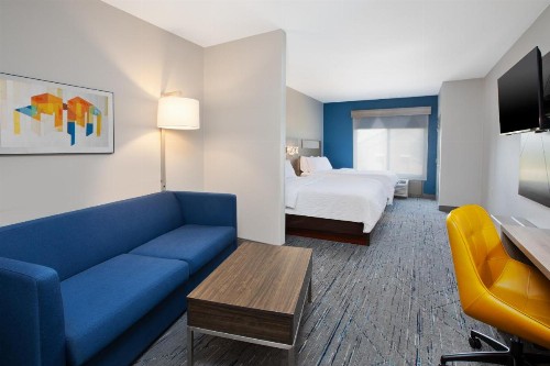 Comfort Suites Milwaukee Park Place - image 23
