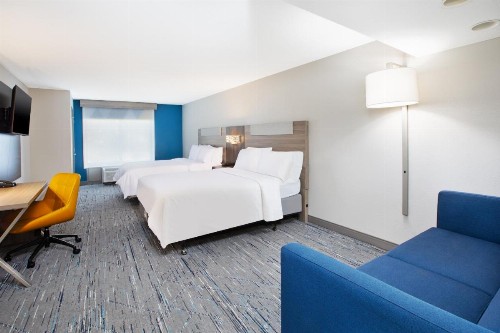 Comfort Suites Milwaukee Park Place - image 24